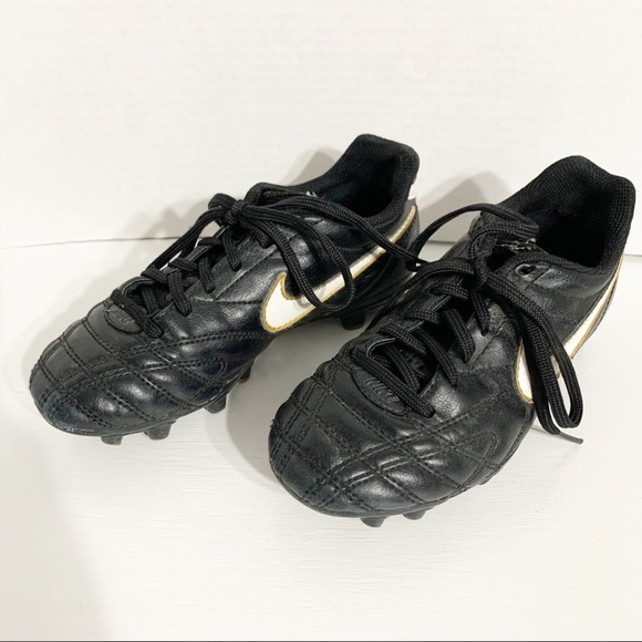 black huaraches junior